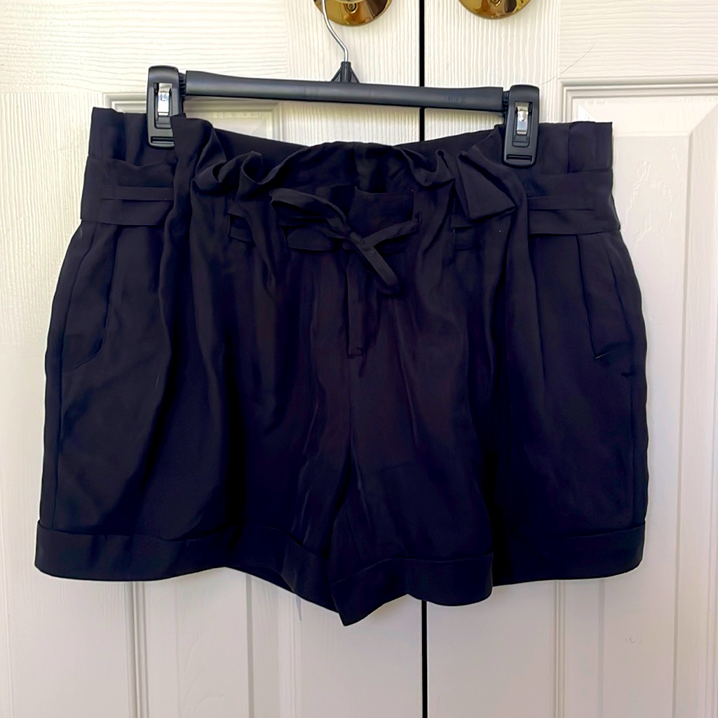 Women’s Helmut Lang Shorts - Size 4